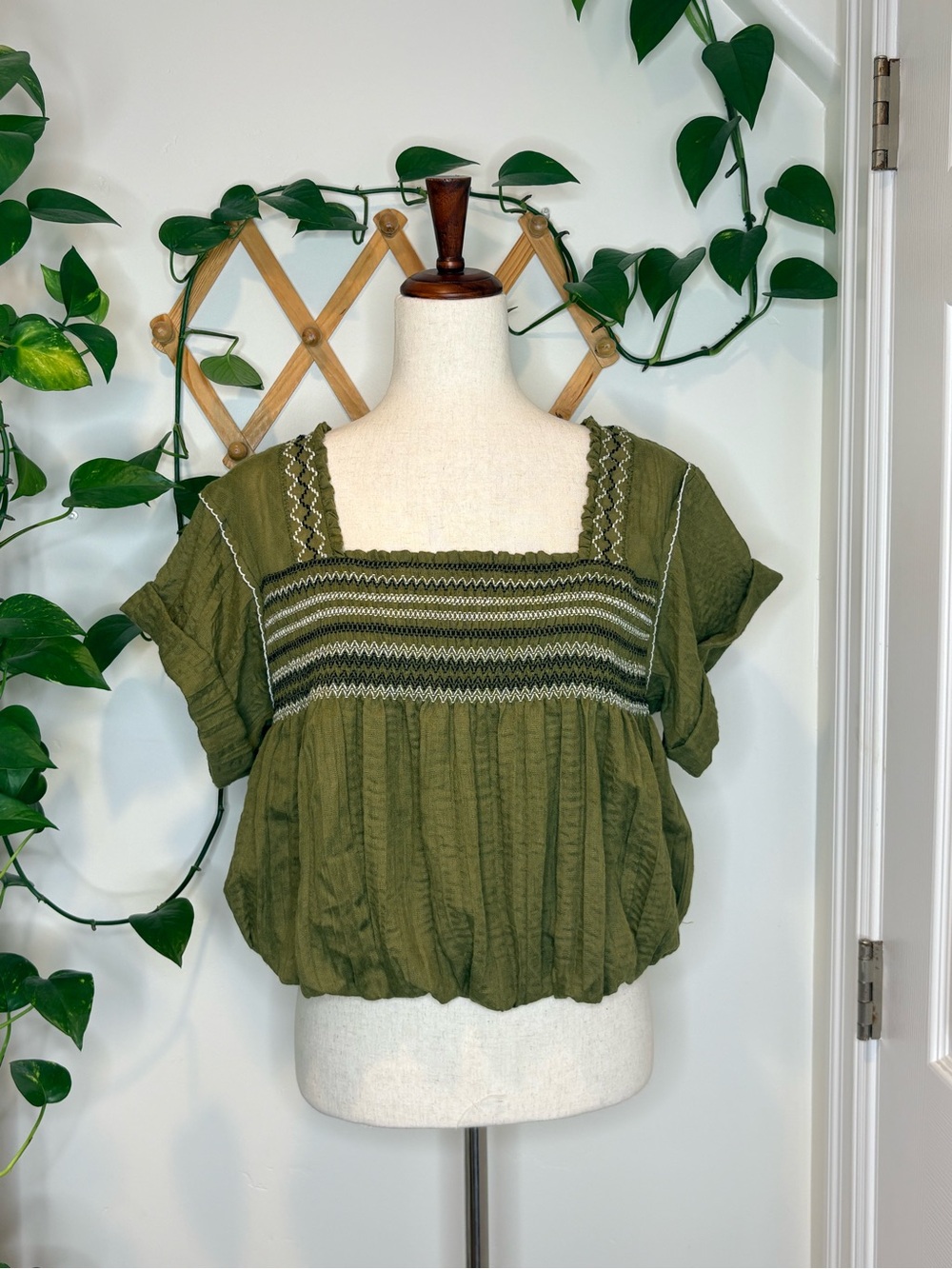 FREE PEOPLE Wandering Skies Embroidered Top Blouse in Moss Green
